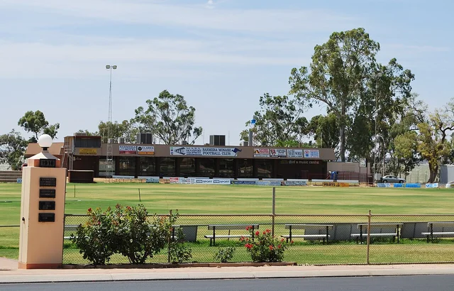 Memorial Oval (Barmera). Photo: Mattinbgn / Wikimedia Commons, CC BY-SA 3.0.